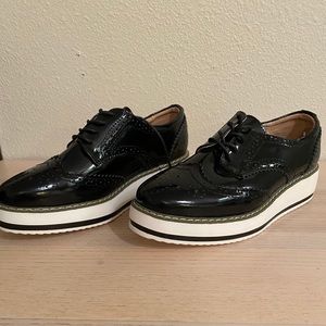 Women’s Size 8 Platform Dadawen Shoes